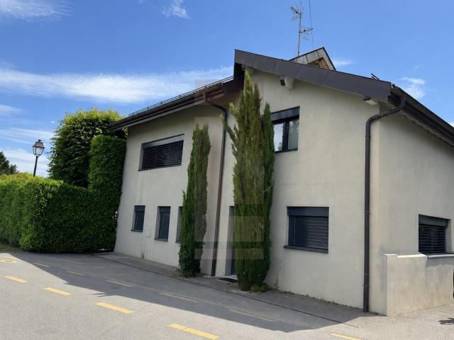 Belle villa contemporaine au coeur de la campagne genevoise Leonard Properties SA