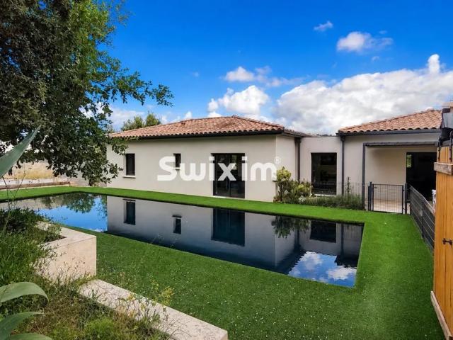 Belle villa contemporaine avec 5 chambres et grand terrain