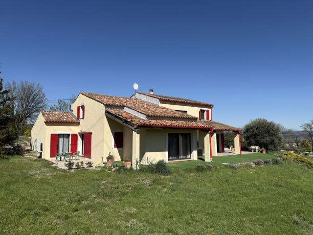 Belle villa d'Architecte de nouveau à la vente