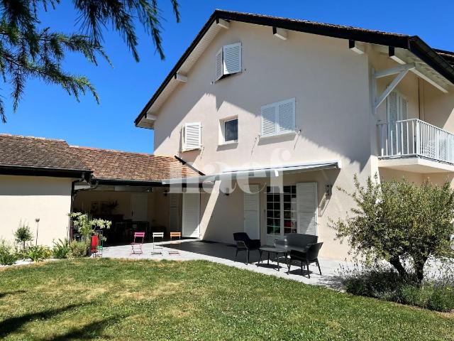 Belle villa de 5.5 pièces avec pergola et beau jardin