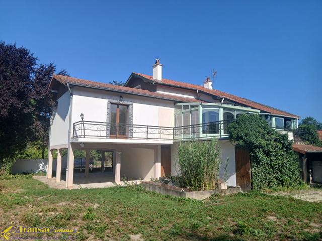 Belle villa de 150 m2 avec fort potentiel Secteur calme de Courpière