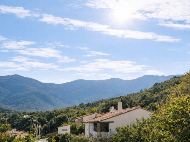 Belle villa de 153m2 avec appartement indépendant de 38m2 au calme