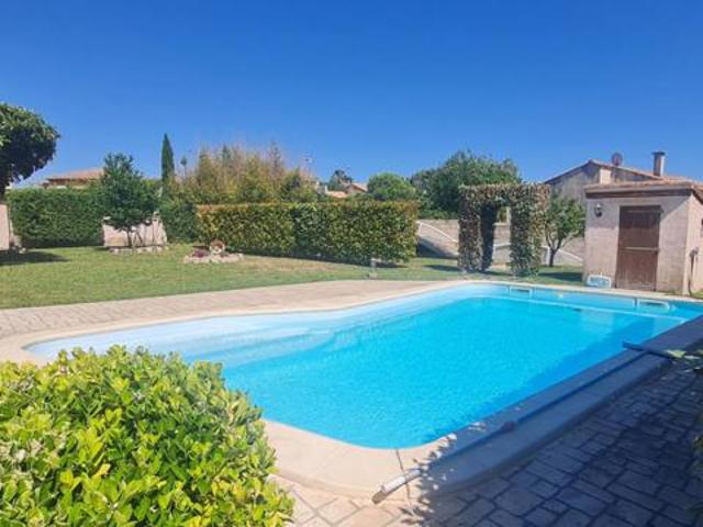 Belle villa de 160 m2 avec piscine/garage sur 1319 m2 de terrain