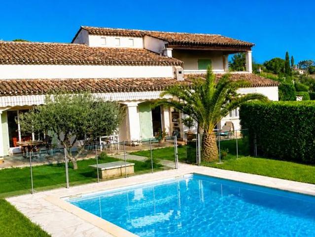 Belle villa de 200m² proche village