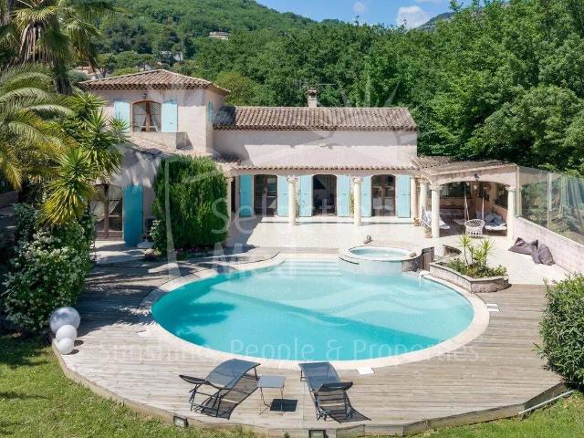 Belle villa de charme 3 chambres et studio avec piscine et sous