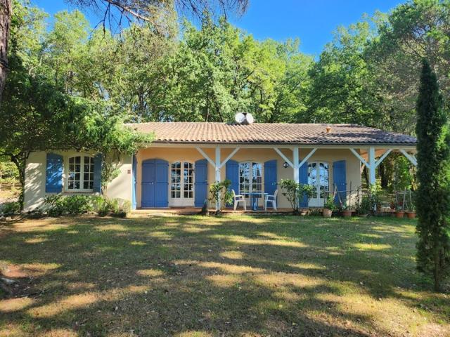 Belle villa de plain pied avec cadre exceptionnel à vendre 4 pièces proche de MONFLANQUIN 47150 Lot et Garonne