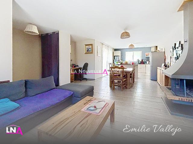 BELLE VILLA DE PLAIN PIED AVEC GARAGE ET JARDIN