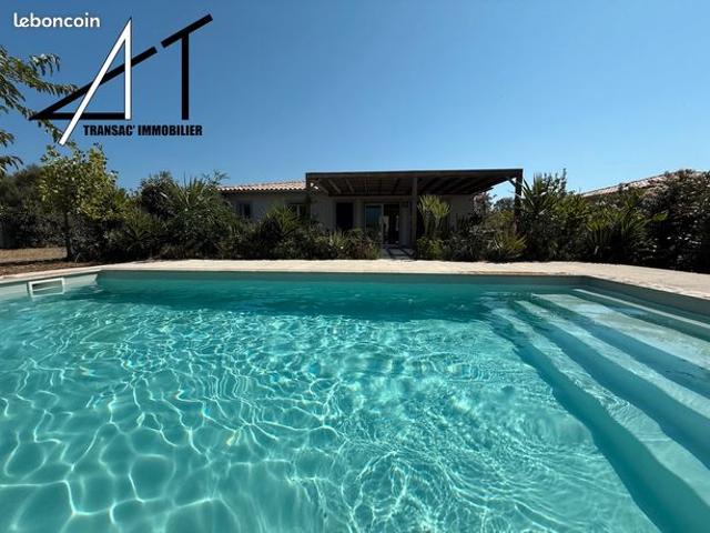 Belle villa de plain pied avec piscine, appartement T2 et garage