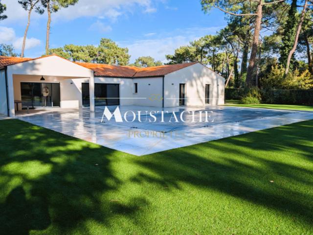 BELLE VILLA DE PLAIN PIED AVEC PISCINE PLAGE A PIED