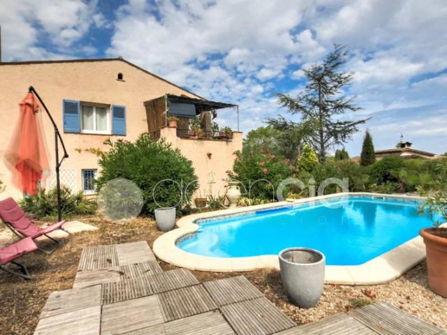 Belle villa divisée en 2 appartements à Peymeinade
