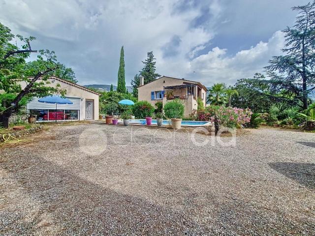 Belle villa divisée en 2 appartements à Peymeinade 205m² Peymeinade
