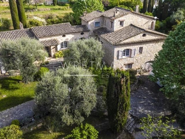 Belle Villa en Pierre au Cœur d'un Jardin Provencal Grasse St Jacques