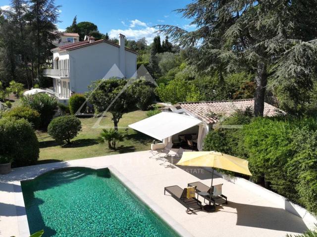 Belle villa familiale avec vue mer 258m² La Roquette sur Siagne