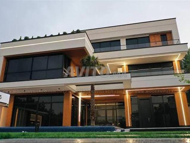Belle villa isolée à Californie 3 niveaux avec piscine