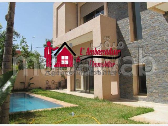 Belle villa moderne récente de 563 m2 à l'oasis
