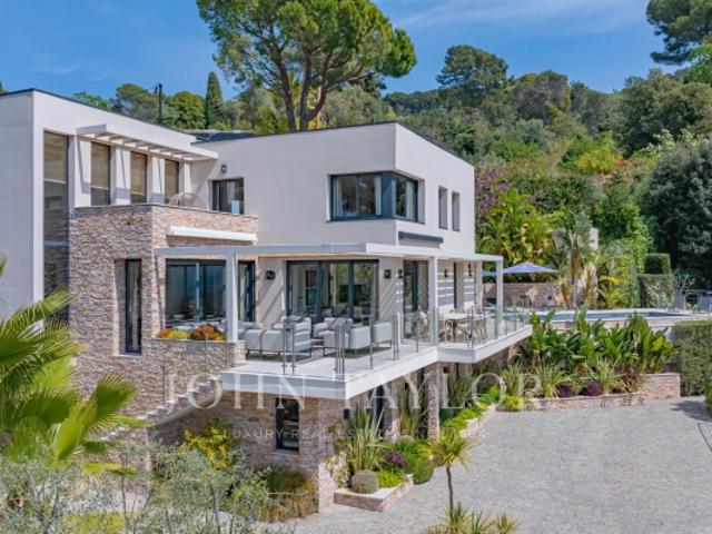 Belle villa moderne vue mer