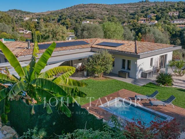 Belle villa neuve de plain pied dans un domaine fermé à Biot
