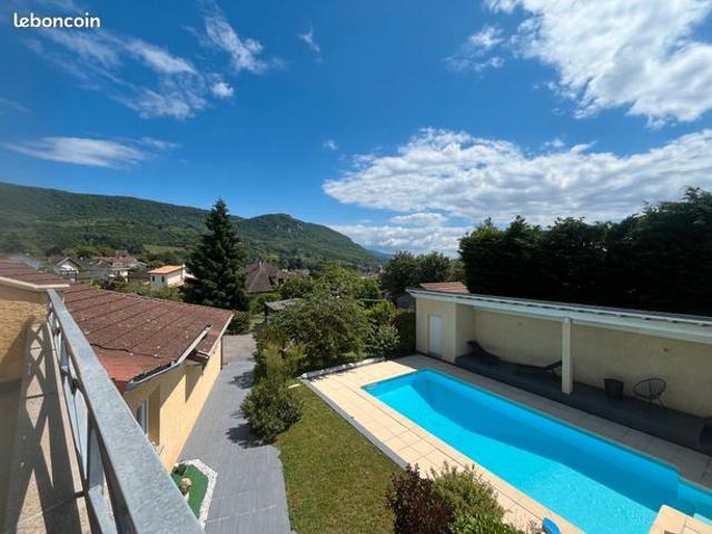 BELLE VILLA /PISCINE/DEPENDANCES/ GARAGE/1476m2 DE TERRAIN