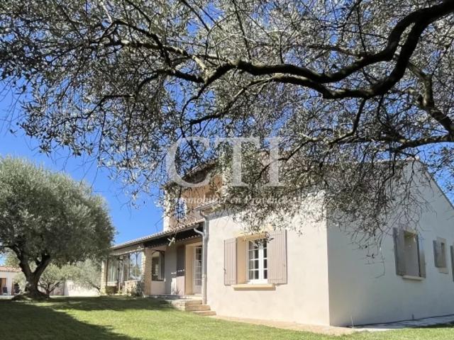 BELLE VILLA PROVENCALE AUX ABORDS DU MT VENTOUX