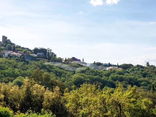 Belle villa proche centre et plages avec superbe vue 240m² Grimaud