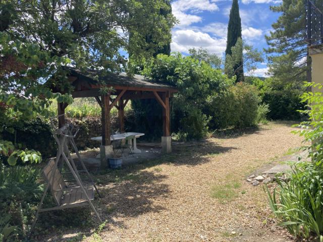 BELLE VILLA RÉNOVÉE ET SON JARDIN ARBORE A SAUVE