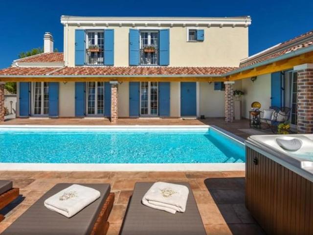 Belle villa située à Zadar