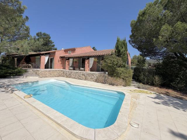 Belle villa sur parc arboré avec piscine !
