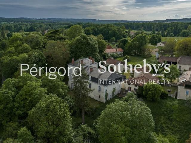 Belle allure pour cette propriété avec deux habitations 530m² Lisle