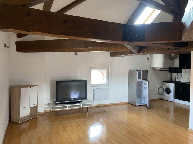 Belle appartement dernier étage parking privé