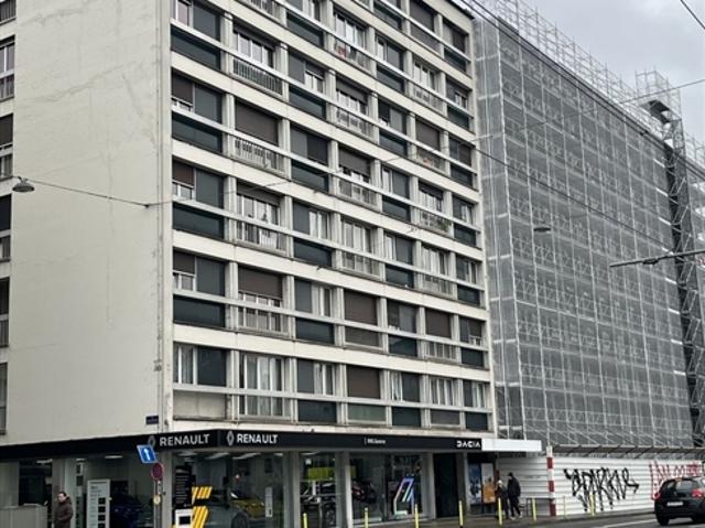 Belle arcade de 610 m2 et son dépôt de 638 m2 au coeur de Plainpalais