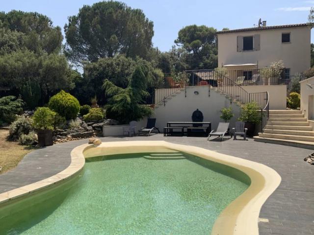 Belle bastide au calme et sa vue imprenable !