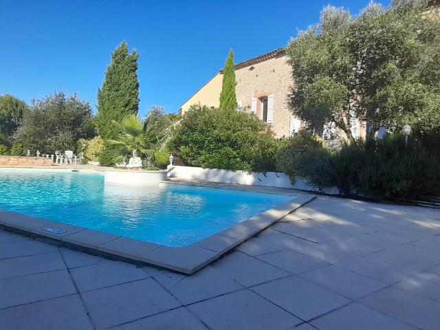 Belle Bastide de charme 400 m2 Piscine et dépendances