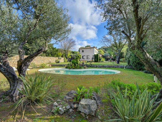 Bastide de 160m2 avec 4 000 m2 de Terrain