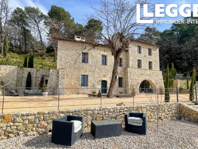 Belle bastide en pierre, entièrement rénovée avec vue panoramique, Tourrettes