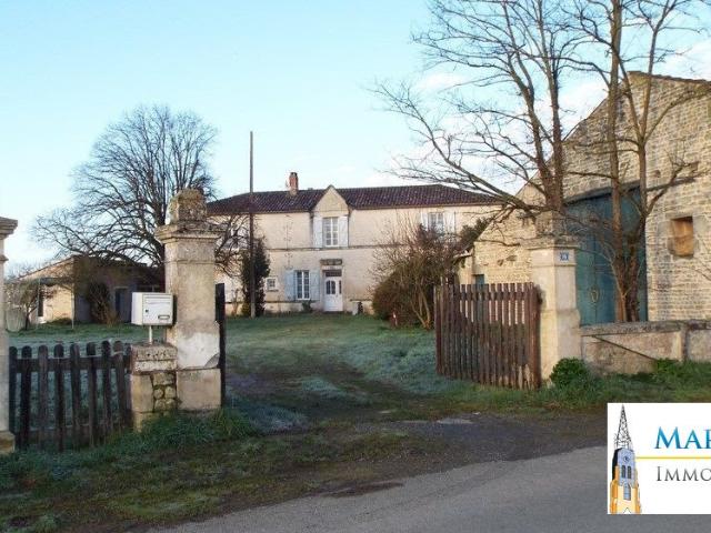 Belle Bâtisse début 16éme siècle 215m² Le Langon