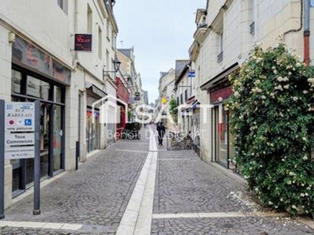 Belle boutique sur un emplacement n°1 bis
