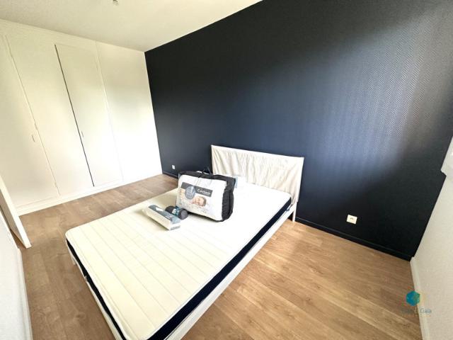 Belle chambre meublée avec balcon Colocation esplanade T5
