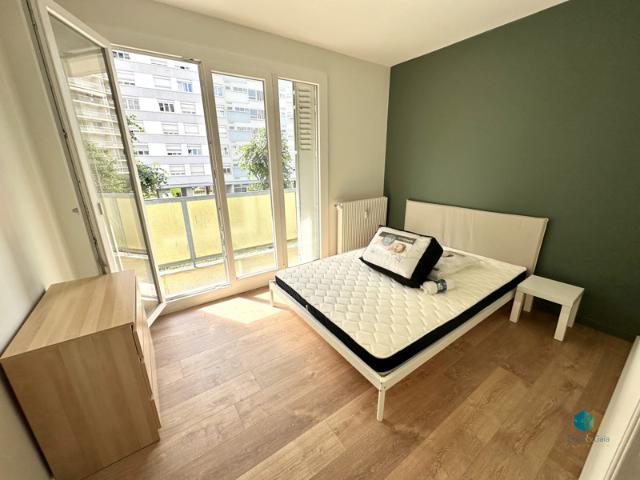 Belle chambre meublée avec balcon Colocation esplanade T5