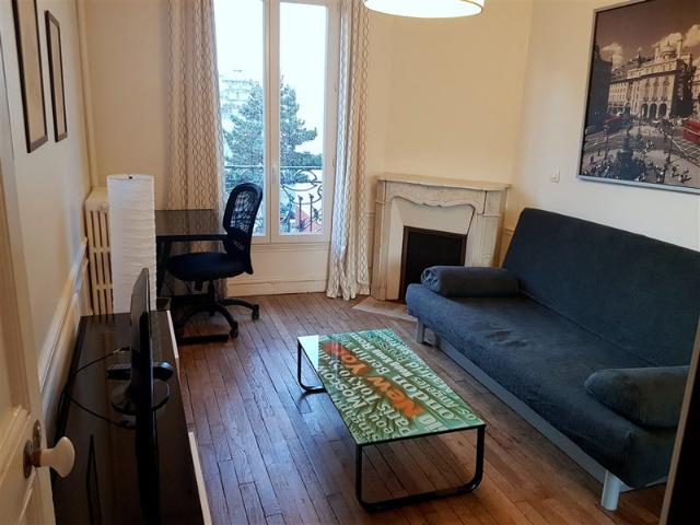 belle chambre meublée en colocation à Courbevoie