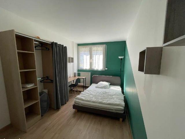 Belle chambre dispo dans coloc de filles 110m²