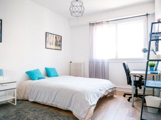 Belle chambre spacieuse – 14m²