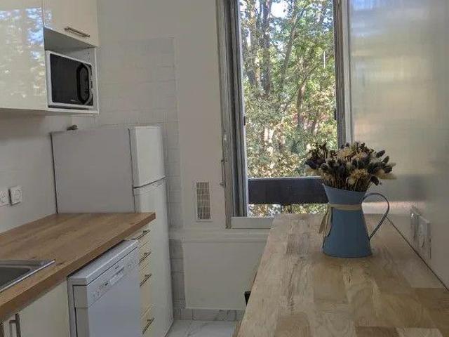 Belle chambre 12m² dispo dans coloc 69m²