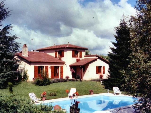 Belle Demeure Avec Parc Et Piscine 152m² Prayssac
