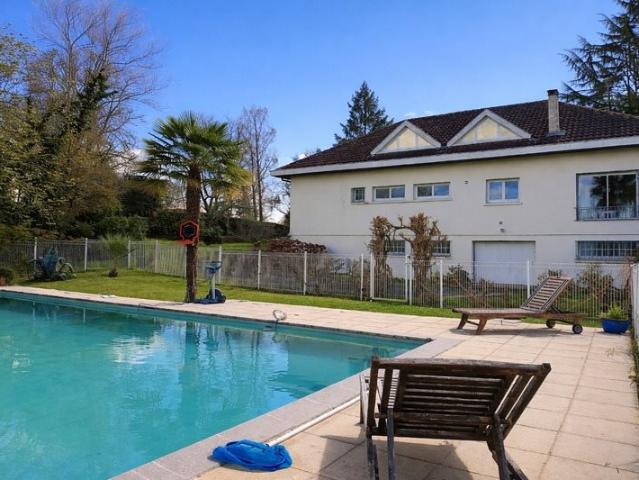 Belle Demeure De Plus De 300 M² Avec Piscine Dans Un Cadre I. 300m² Nogaro