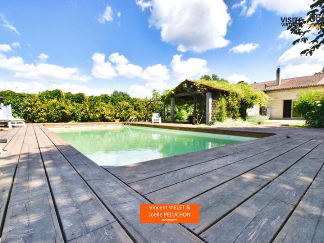 Belle demeure en pierre avec piscine 240m² Ambarès et Lagrave