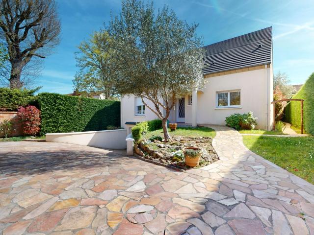 BELLE DEMEURE FAMILIALE 6P 185 M2 93 M2 HAB