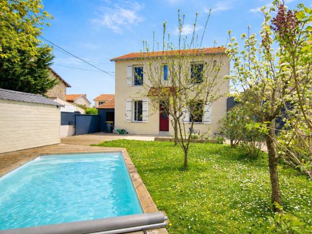 Belle demeure Rochelaise avec jardin et piscine