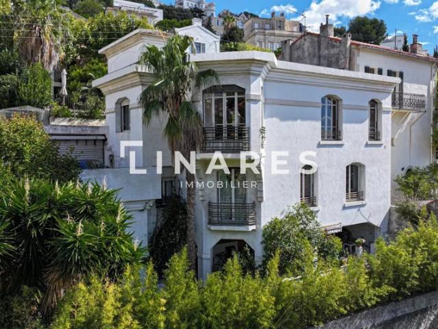 BELLE EPOQUE Maison T5 de 180m2 13007 ROUCAS BLANC