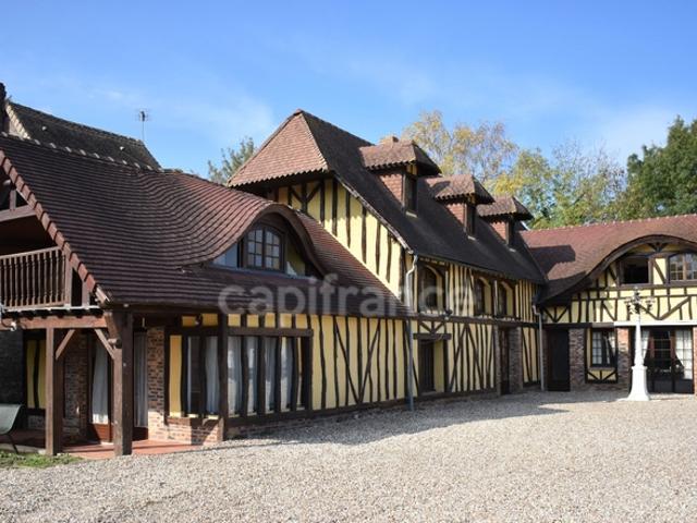 Belle et Authentique Propriété Normande, avec travaux, 330 000, 9 pièces sur environ 1400 m², avec dépendances