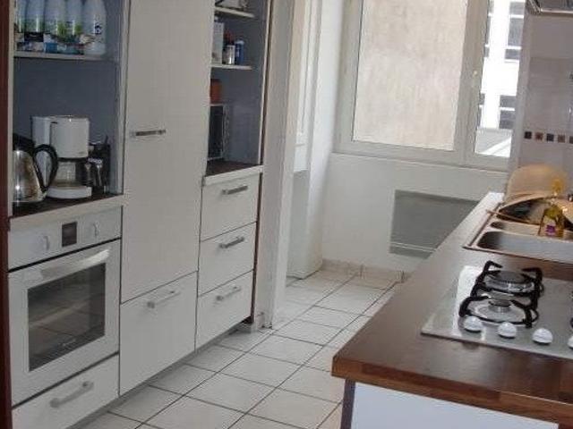BELLE ET GRANDE CHAMBRE MEUBLEE EN COLOCATION